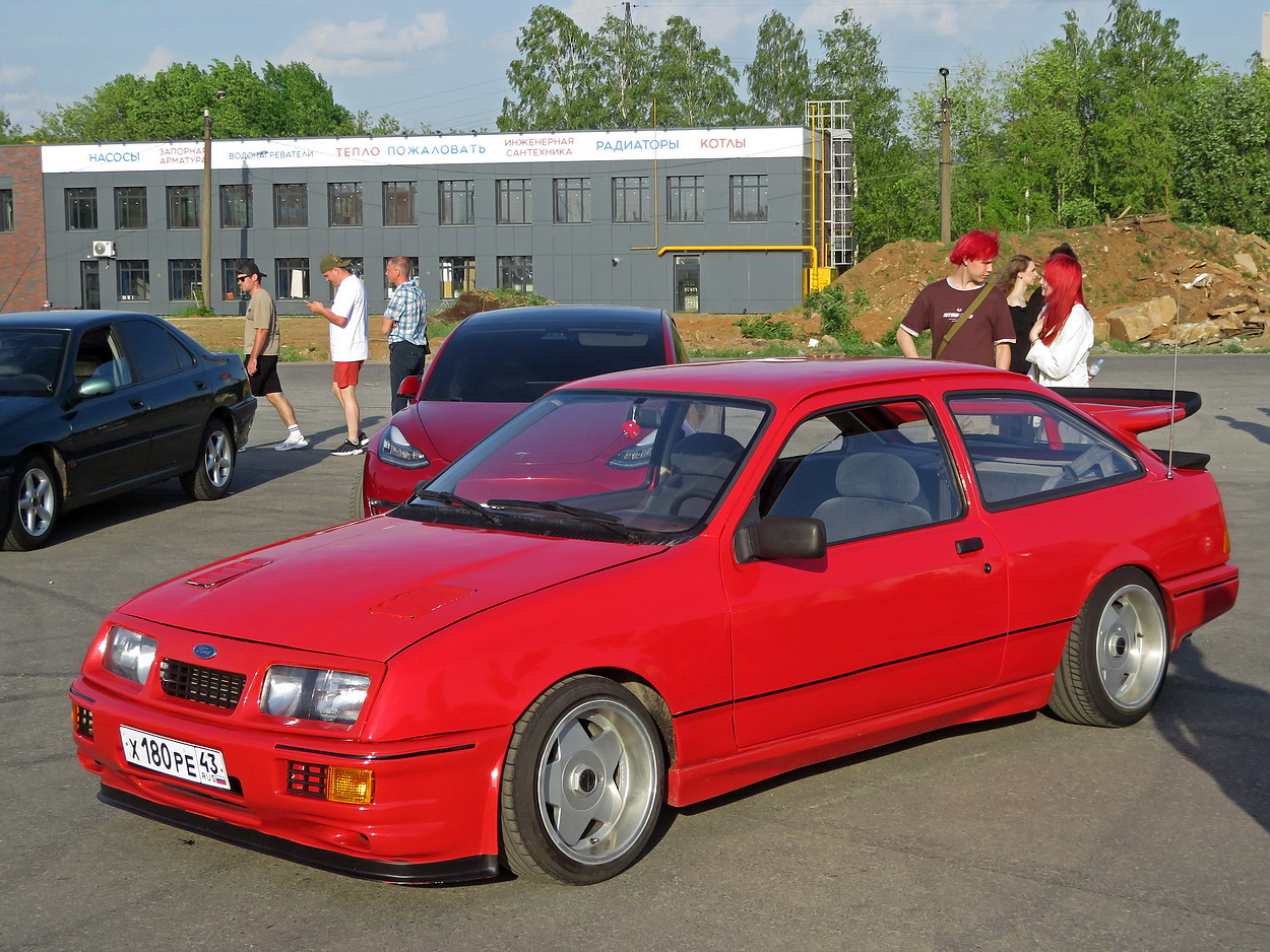 Кировская область, № Х 180 РЕ 43 — Ford Sierra MkI '82-87