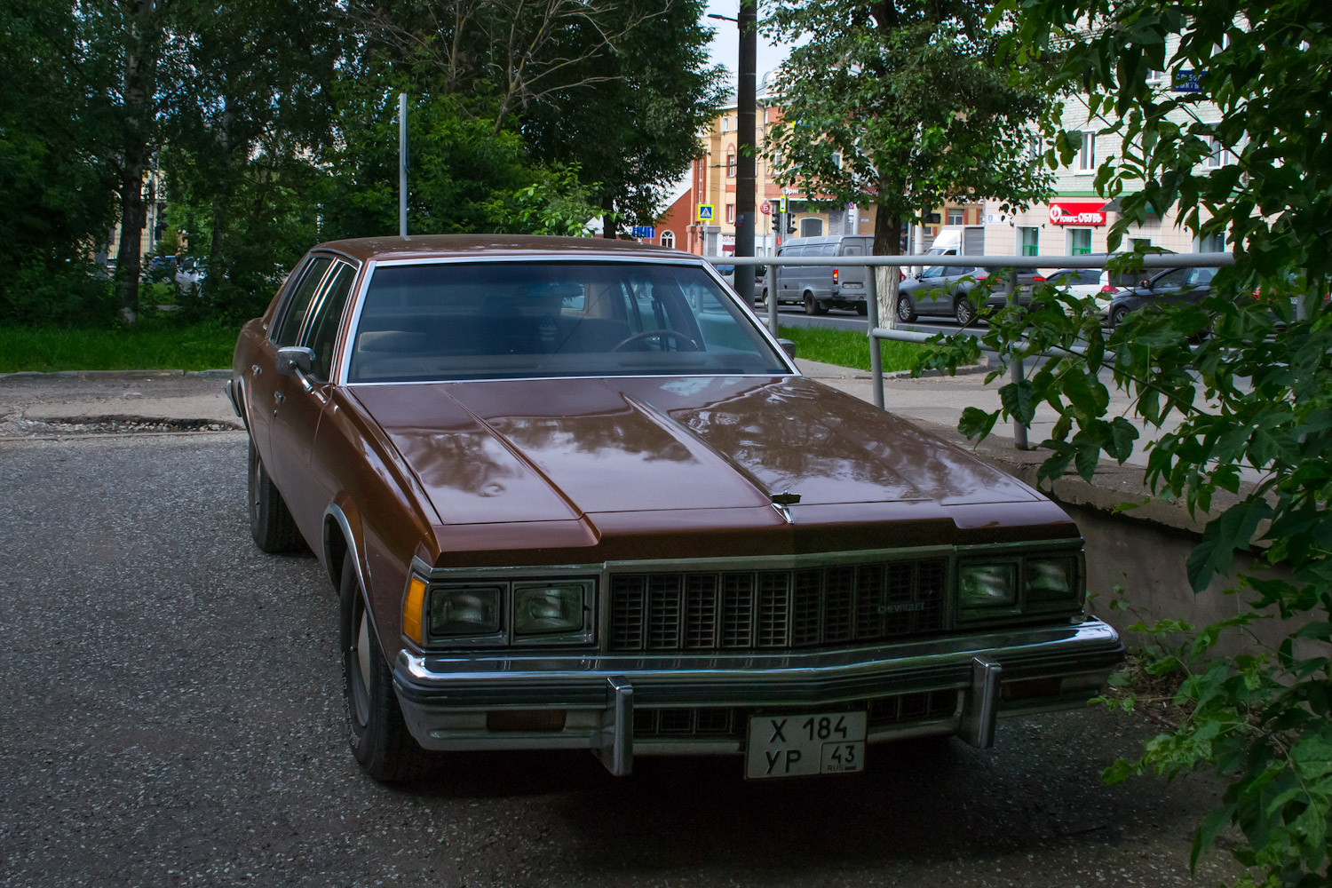 Кировская область, № Х 184 УР 43 — Chevrolet Caprice (3G) '77-90