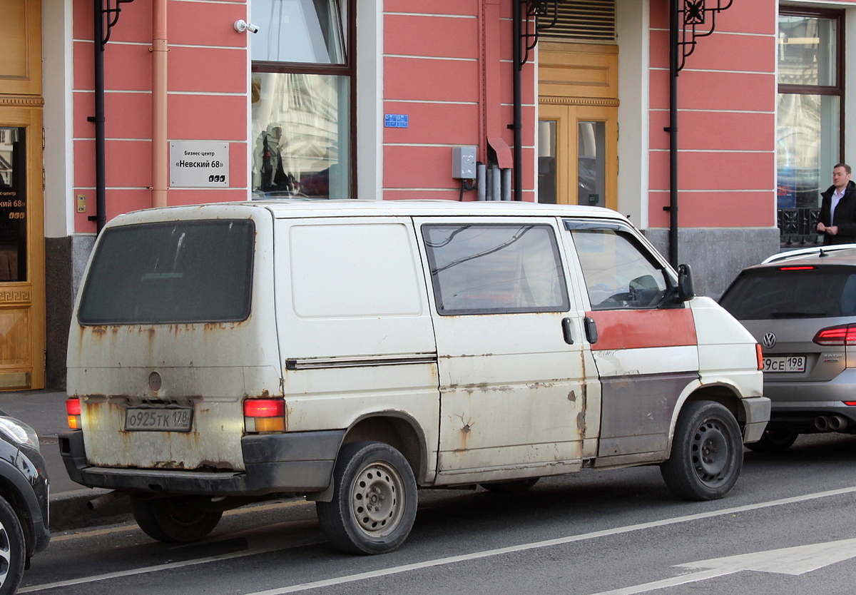 Санкт-Петербург, № О 925 ТК 178 — Volkswagen Typ 2 (T4) '90-03
