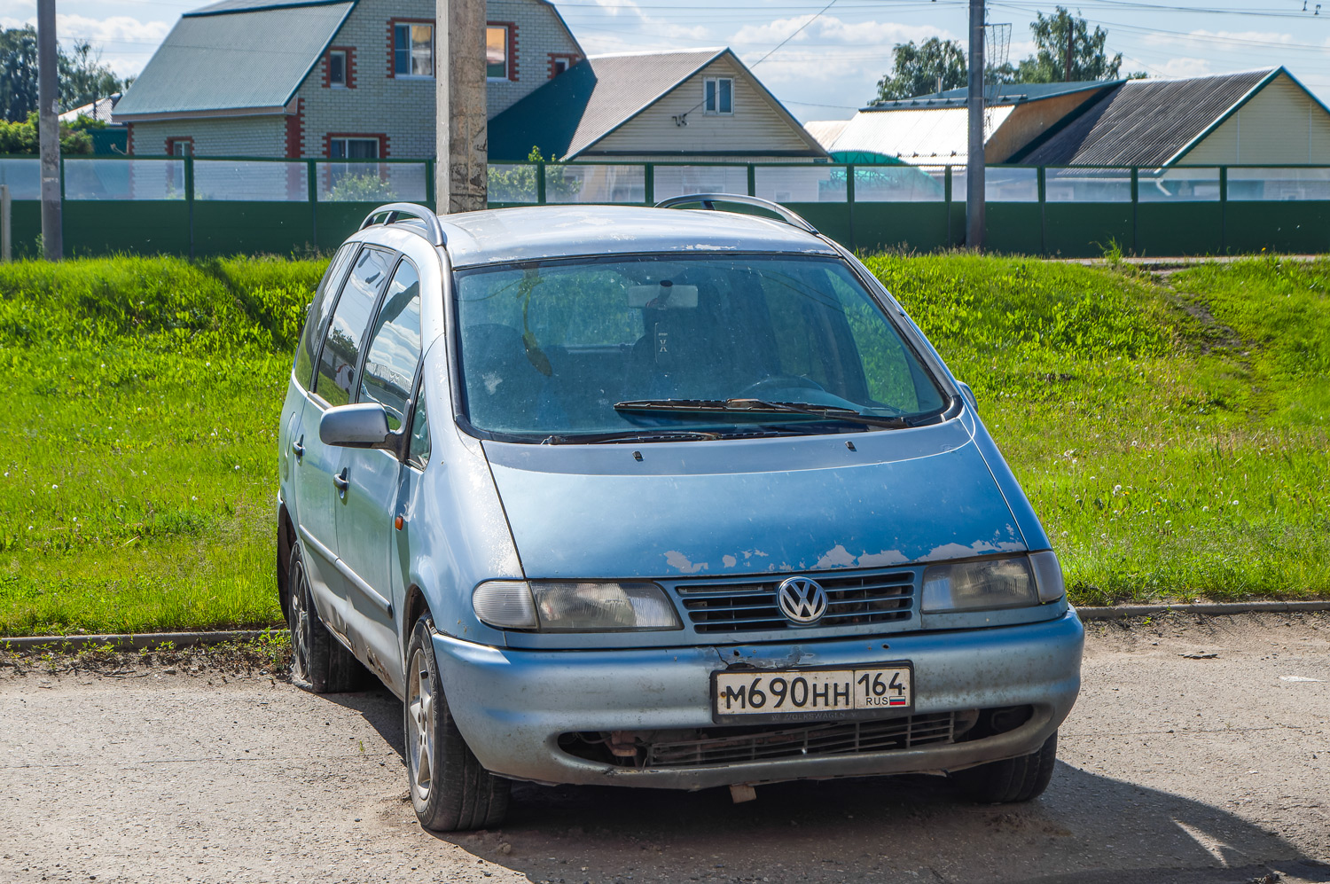 Пензенская область, № М 690 НН 164 — Volkswagen Sharan (7M) '95-00
