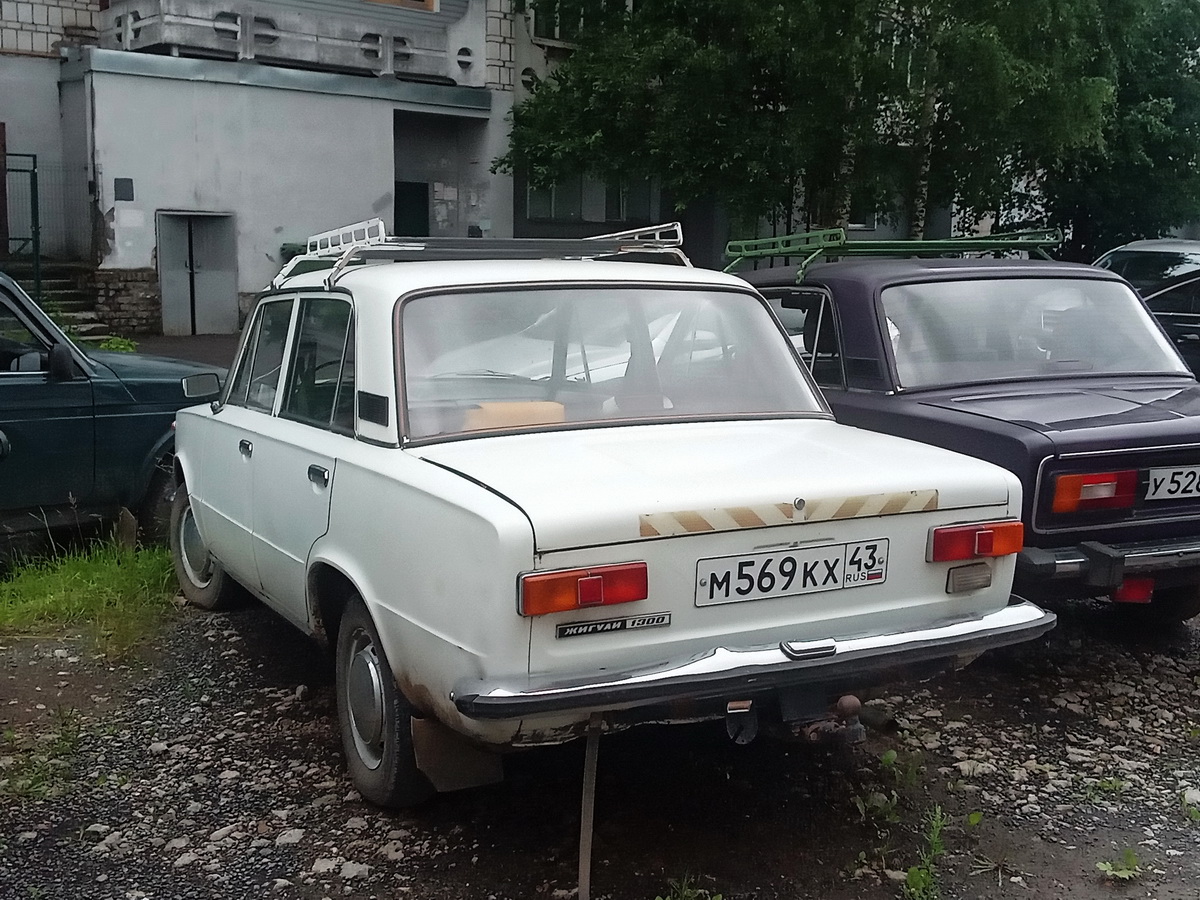 Кировская область, № М 569 КХ 43 — ВАЗ-21011 Жигули '74-83