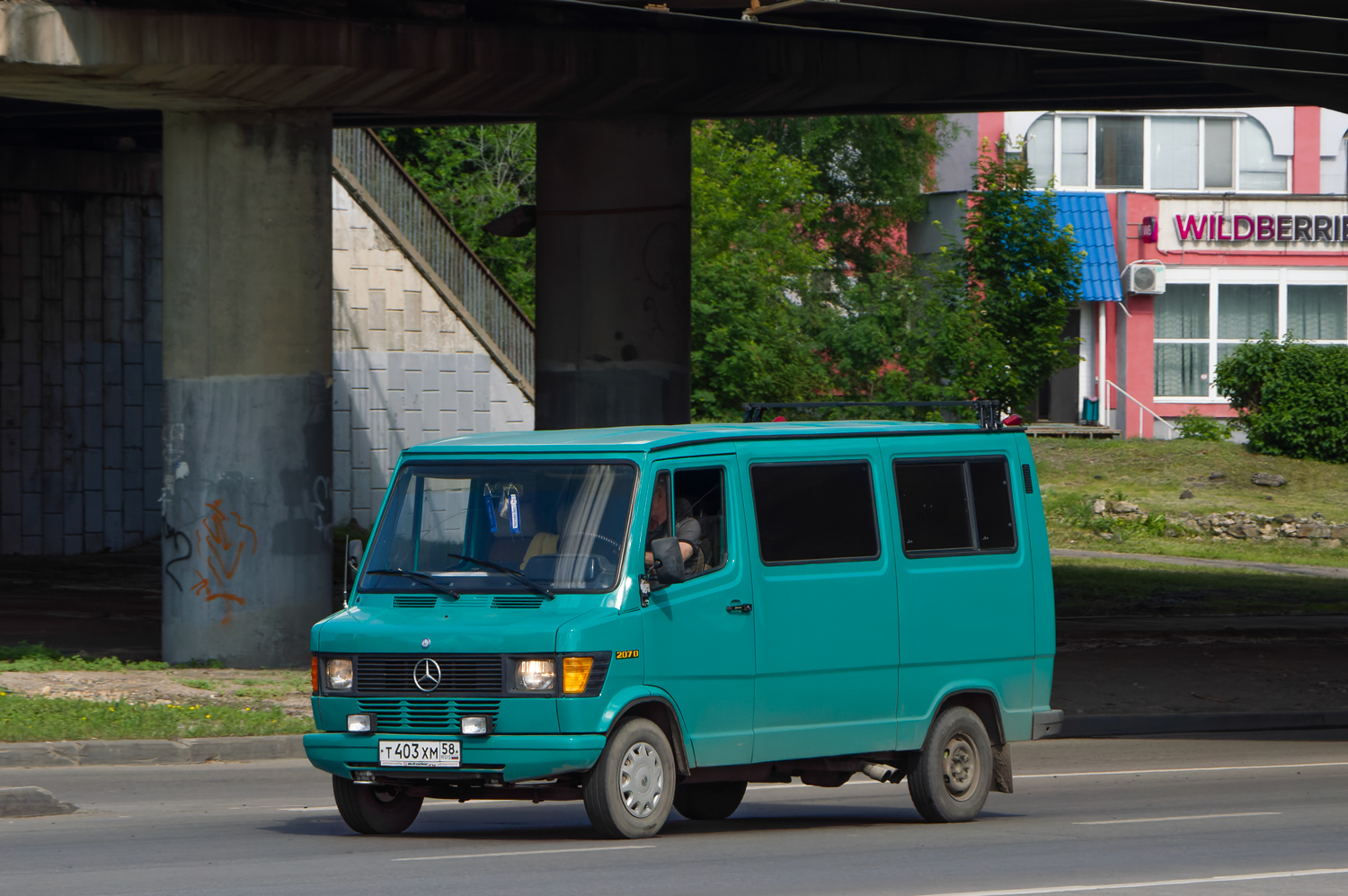 Пензенская область, № Т 403 ХМ 58 — Mercedes-Benz T1 207D '76-96