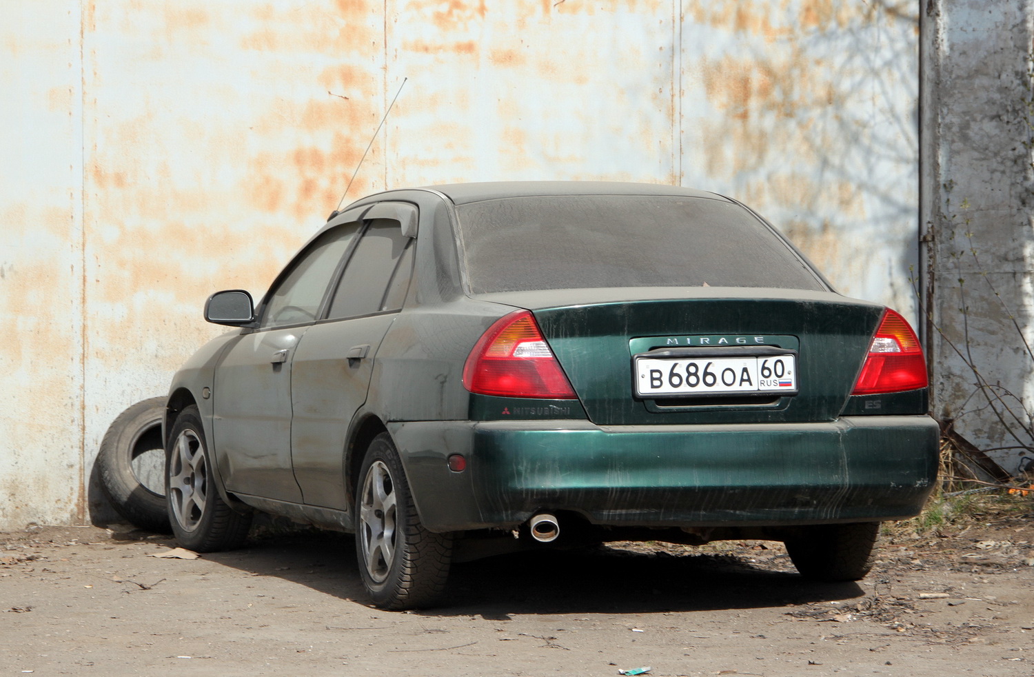 Псковская область, № В 686 ОА 60 — Mitsubishi Mirage (5G) '95-03