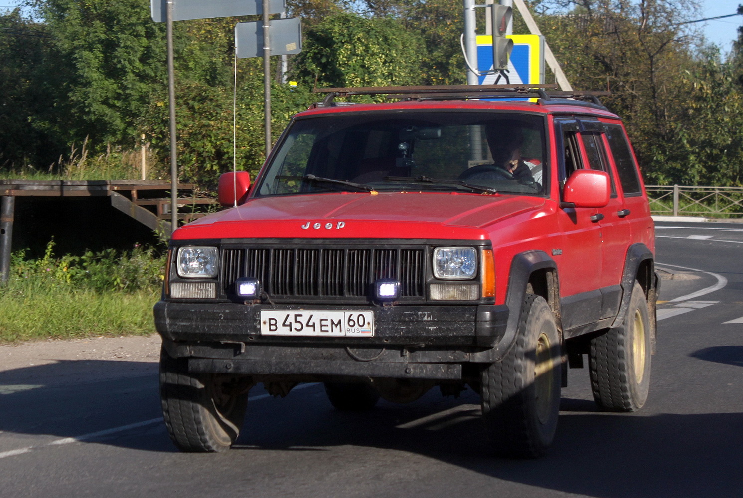 Псковская область, № В 454 ЕМ 60 — Jeep Cherokee (XJ) '84-01