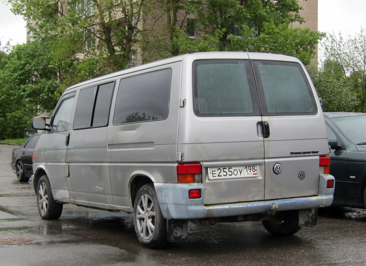 Санкт-Петербург, № Е 255 ОУ 198 — Volkswagen Typ 2 (T4) '90-03