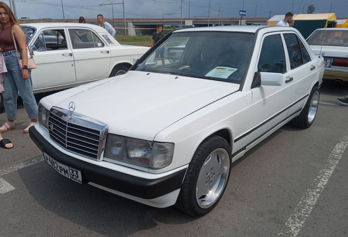 Рязанская область, № Р 482 РМ 33 — Mercedes-Benz 190 (W201) '82-93; Рязанская область — 13-й ретро-фестиваль "Машина Времени", 4 июля 2026 г.