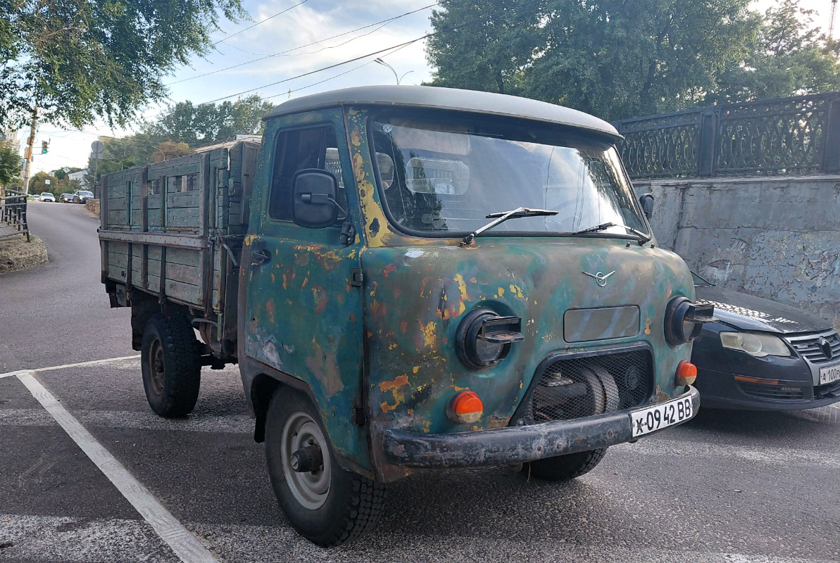 Воронежская область, № Х 0942 ВВ — УАЗ-3303 '85-03