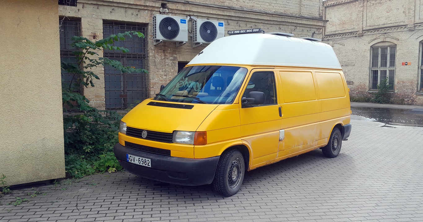 Латвия, № GV-6982 — Volkswagen Typ 2 (T4) '90-03