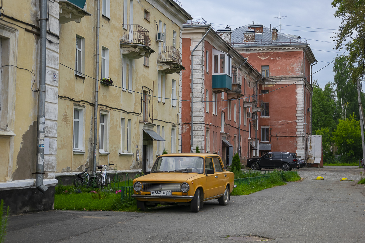 Удмуртия, № В 563 ОЕ 18 — ВАЗ-21013 Жигули '77-88
