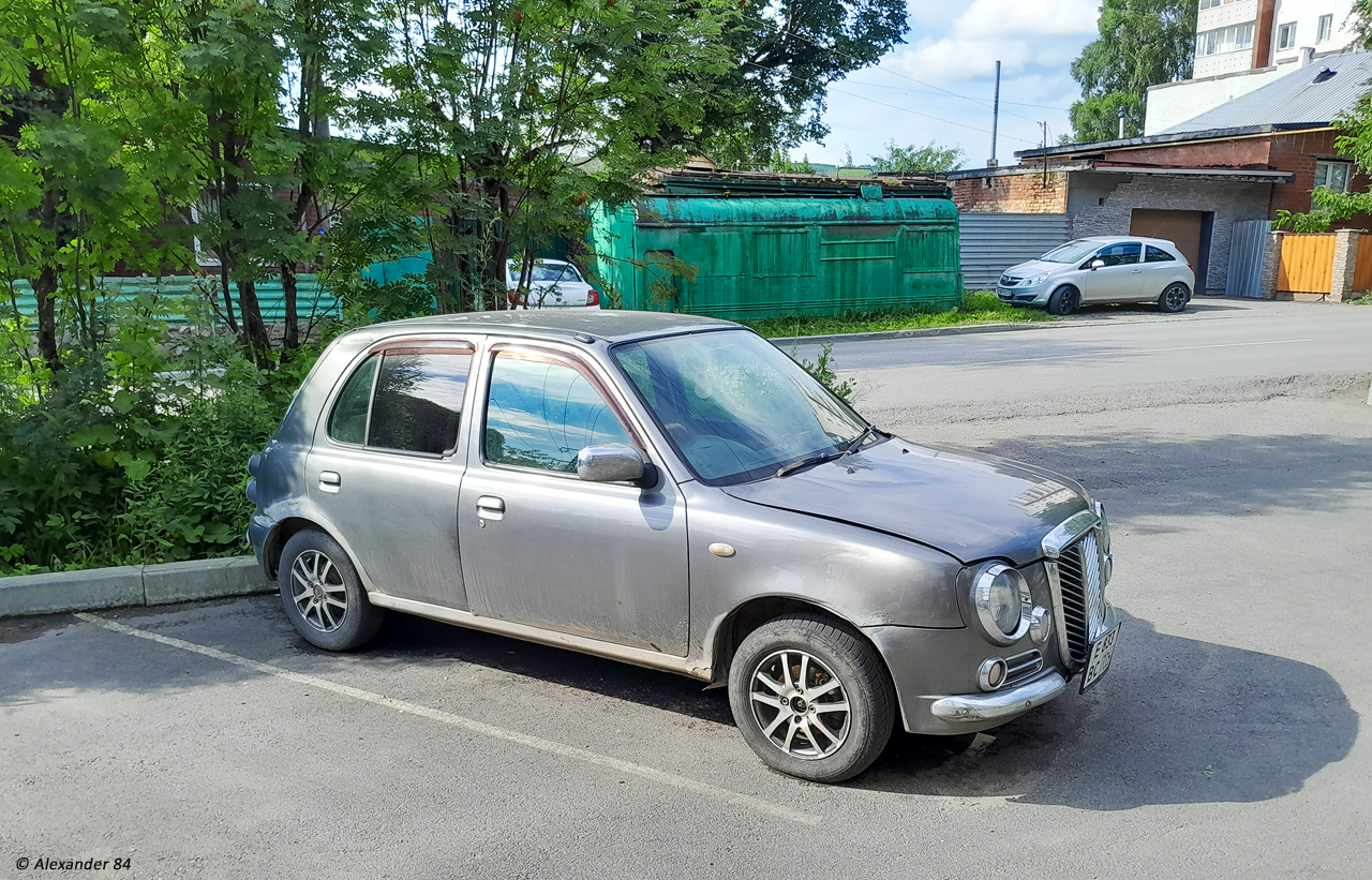 Челябинская область, № Е 833 ВС 774 — Nissan March Bolero (K11) '97-03