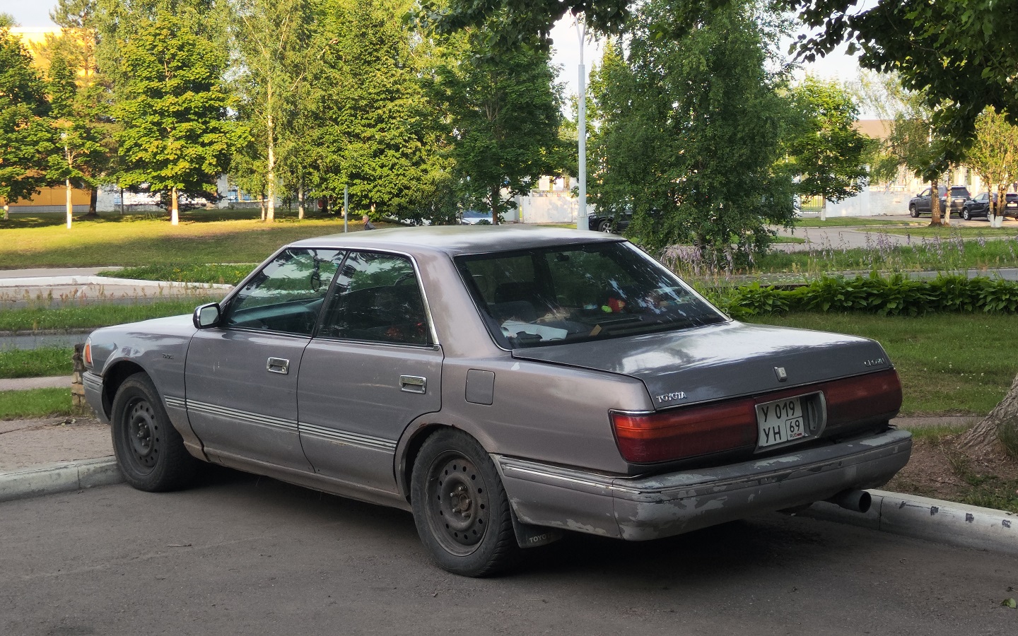 Тверская область, № У 019 УН 69 — Toyota Crown (S130) '87-91