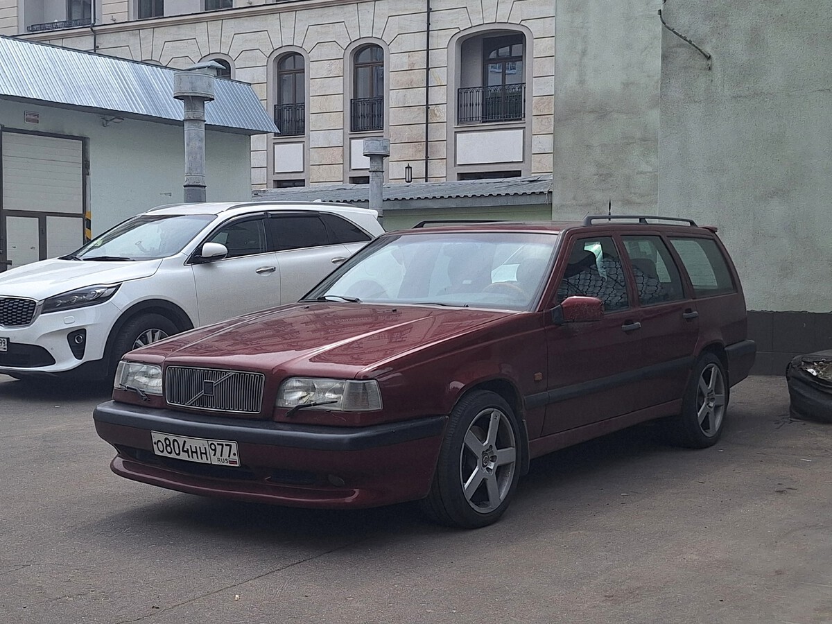 Москва, № О 804 НН 977 — Volvo 850 '91-97