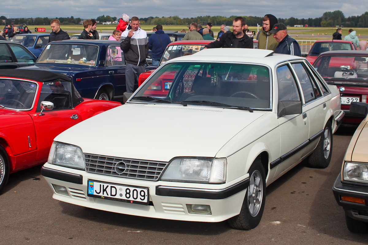 Литва, № JKD 809 — Opel Senator (A2) '82-86; Литва — Retro mugė 2025 ruduo