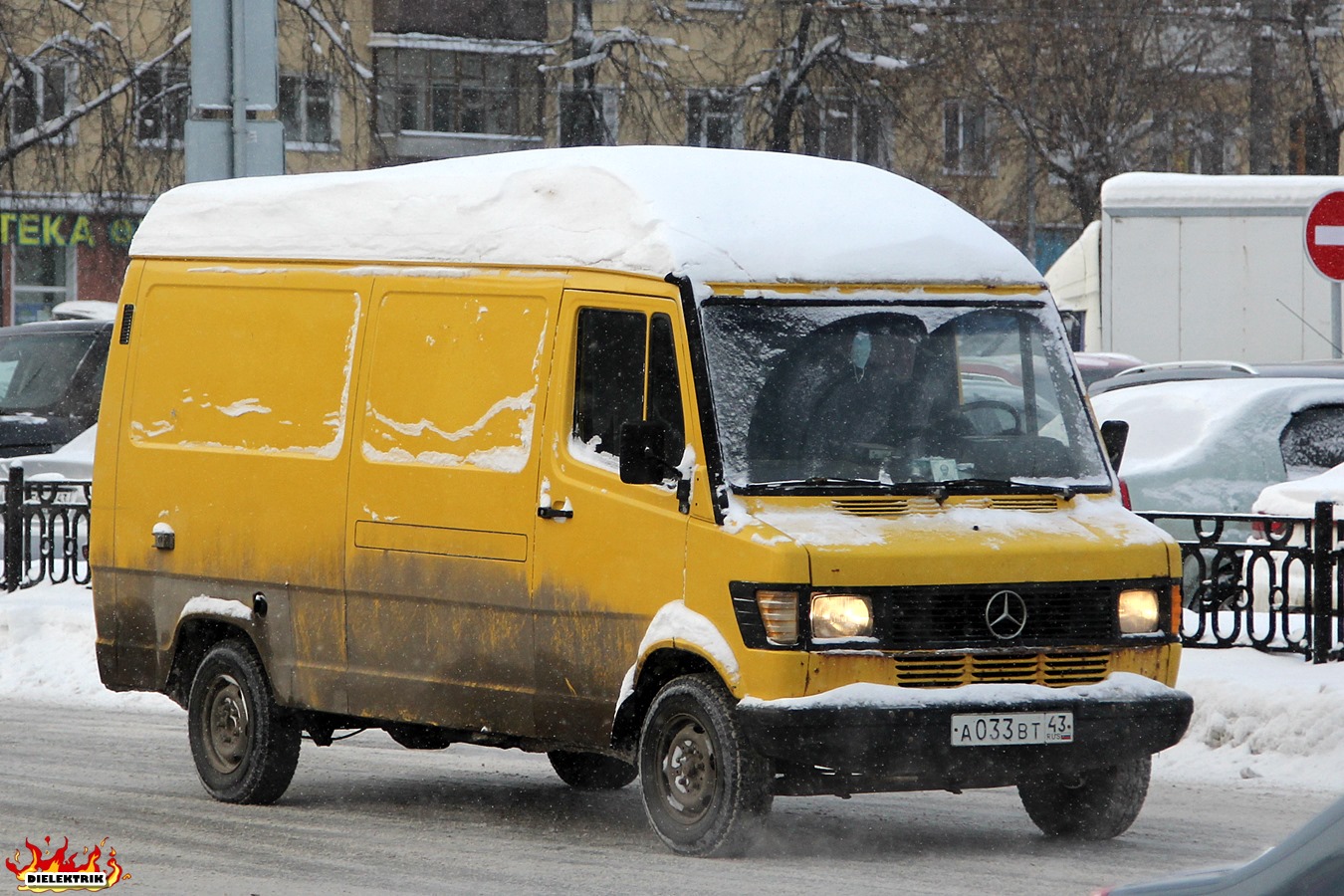 Кировская область, № А 033 ВТ 43 — Mercedes-Benz T1 308D '76-96