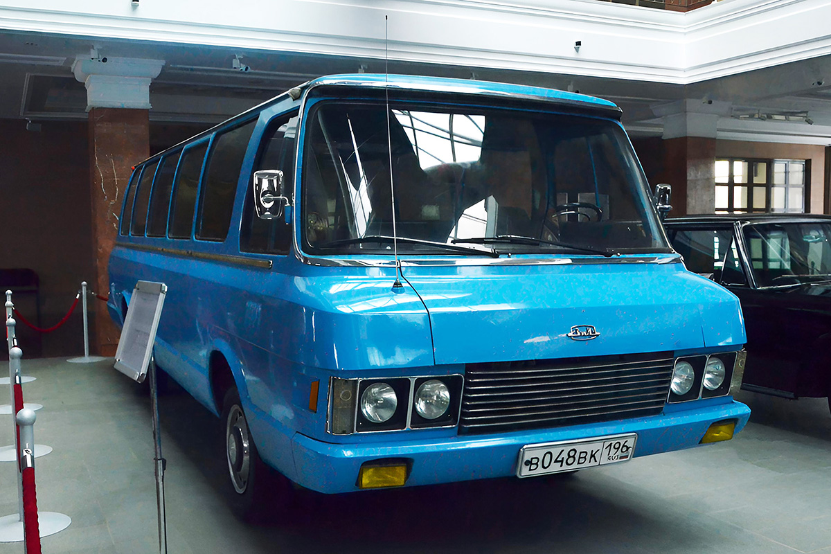 Свердловская область, № В 048 ВК 196 — ЗИЛ-3207 Юность '91-98