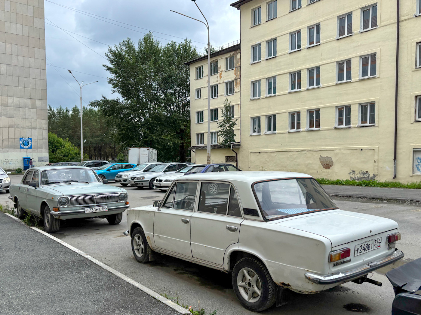 Ханты-Мансийский автоном.округ, № Р 731 МВ 186 — ГАЗ-24-10 Волга '85-92; Челябинская область, № У 248 ВТ 774 — ВАЗ-21013 Жигули '77-88