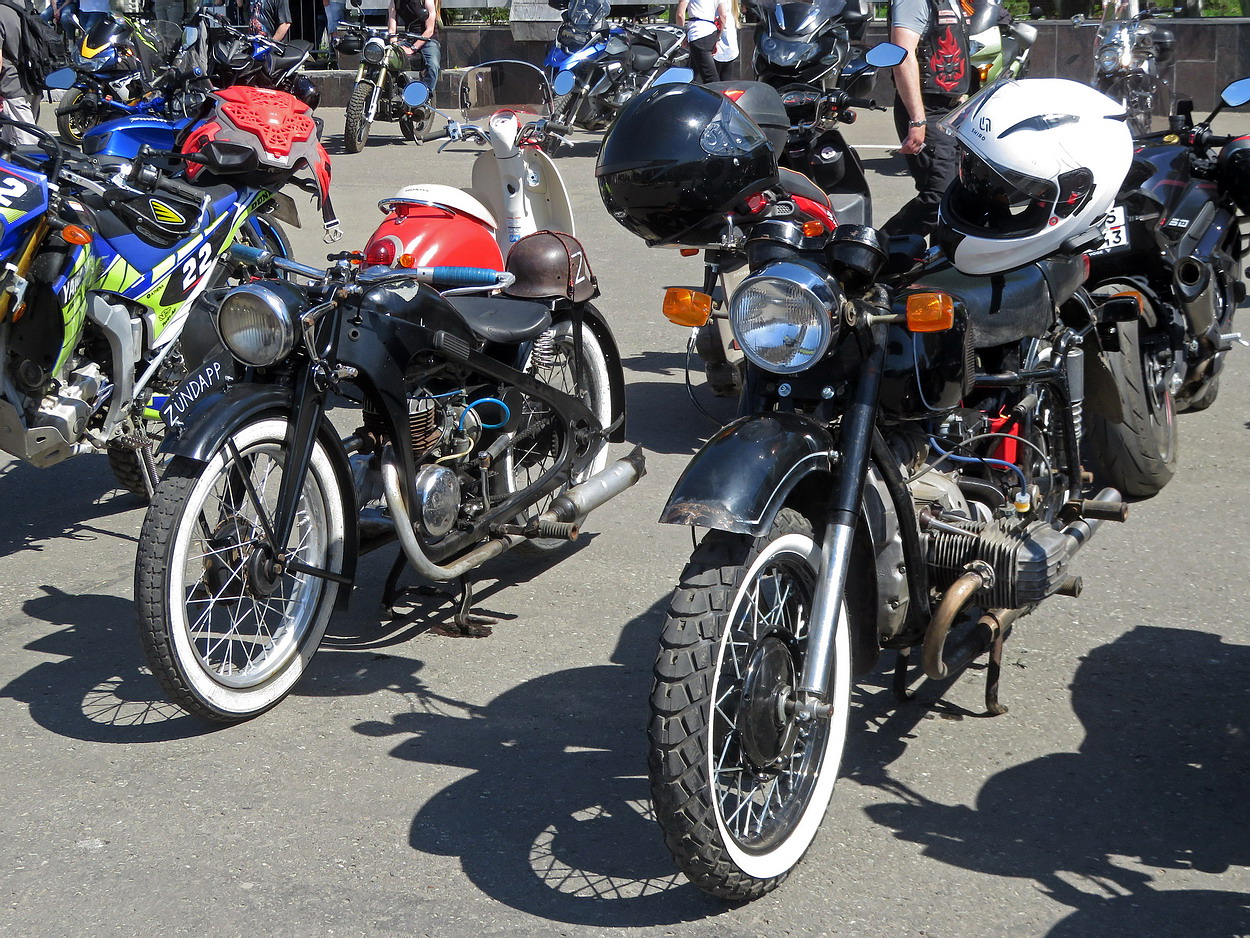 Кировская область, № (43) Б/Н МТ 0012 — Zündapp DB/DBK '32-55; Кировская область, № 6986 АТ 43 — Днепр МТ-10 / МТ-10-36 '73-84