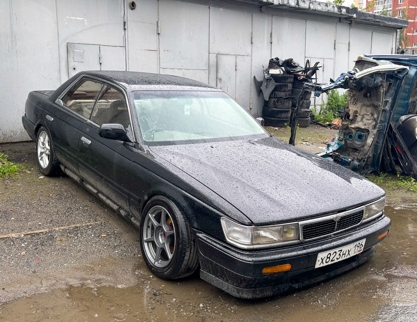 Свердловская область, № Х 823 НХ 196 — Nissan Laurel (C33) '89-93