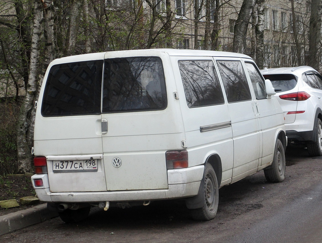 Санкт-Петербург, № Н 377 СА 198 — Volkswagen Typ 2 (T4) '90-03