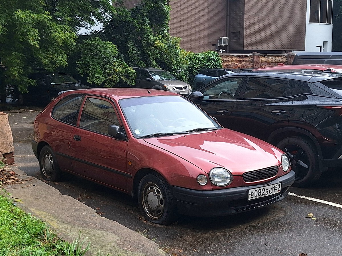 Московская область, № В 082 ВС 150 — Toyota Corolla (E110) '95-02