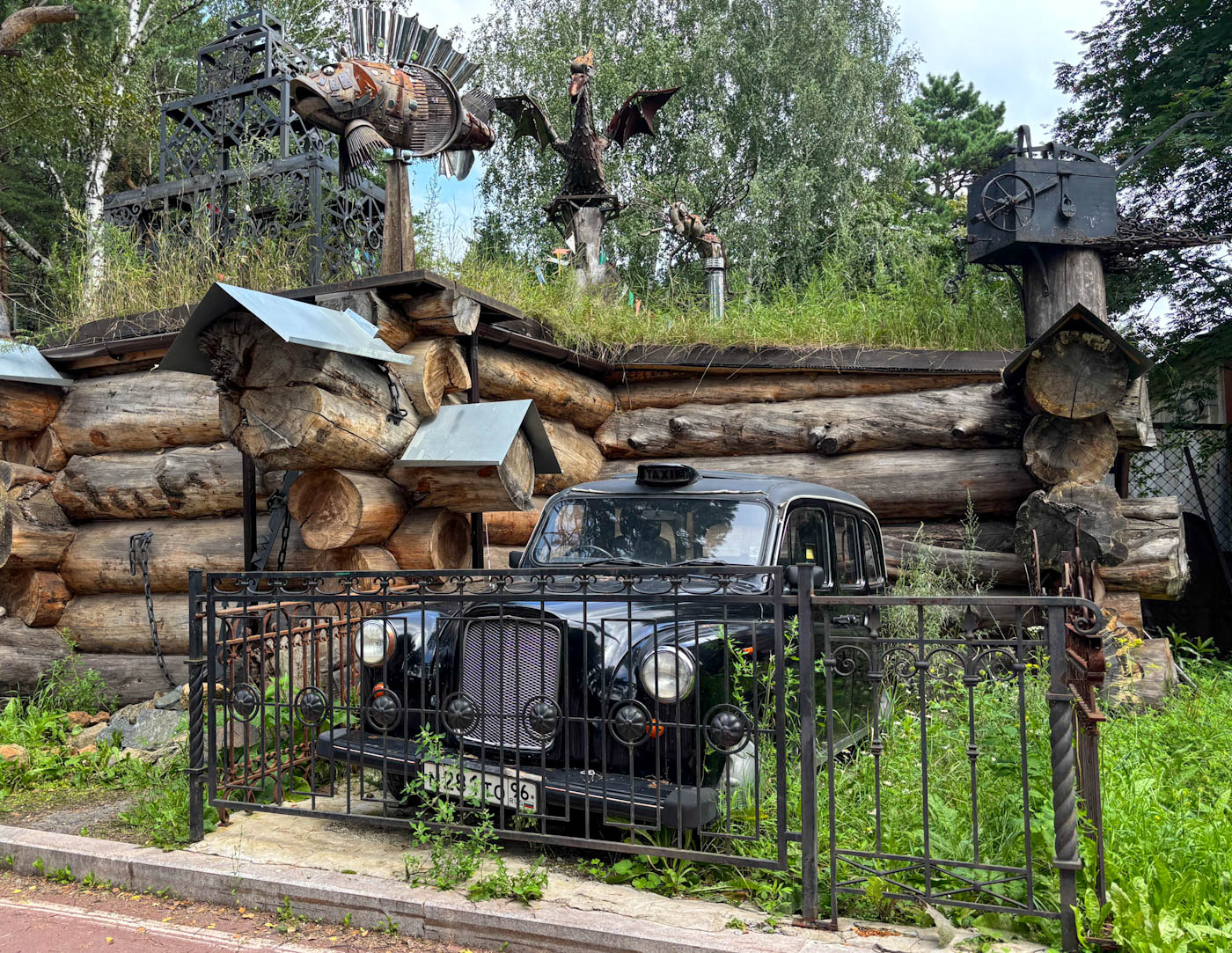 Свердловская область, № М 281 ТО 96 — Austin FX4 '58-97
