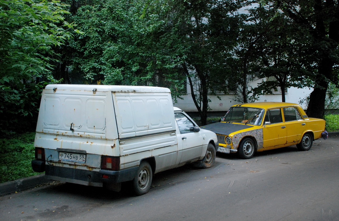 Москва, № Р 745 НВ 59 — Иж-2717-230 '97-05; Пермский край — Вне региона