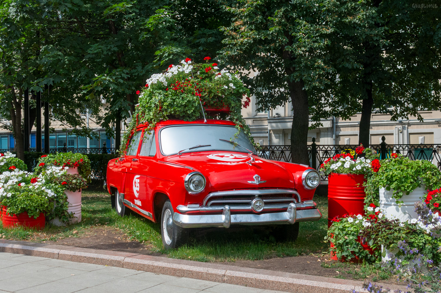 Техника на постаментах, памятники (Москва); Транспортные средства без номеров (Москва)