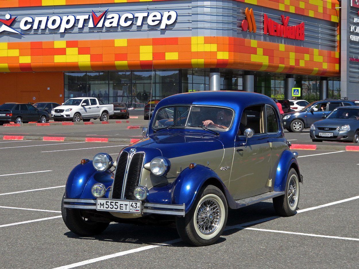 Кировская область, № М 555 ЕТ 43 — BMW 321 '38-50; Кировская область — Выставка ретро-автомобилей в Кирове 18 июля 2026 года