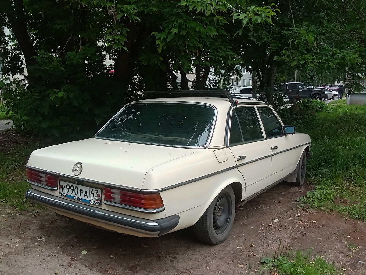Кировская область, № М 990 РА 43 — Mercedes-Benz (W123) '76-86