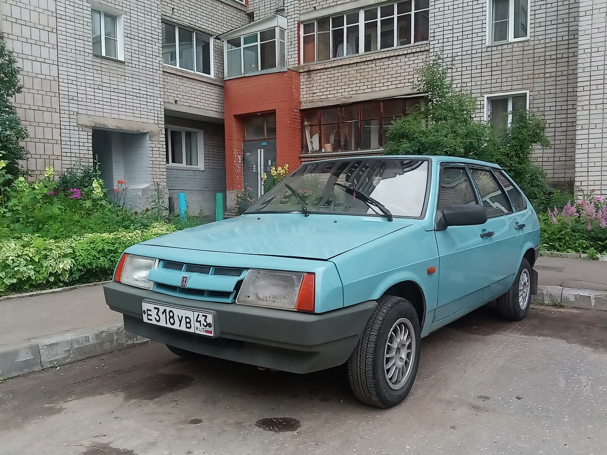 Кировская область, № Е 318 УВ 43 — ВАЗ-21093 '88-93