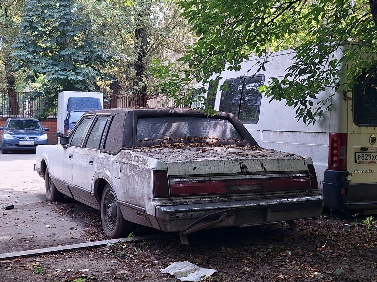 Москва, № Н 899 УУ 97 — Lincoln Town Car (1G) '81-89