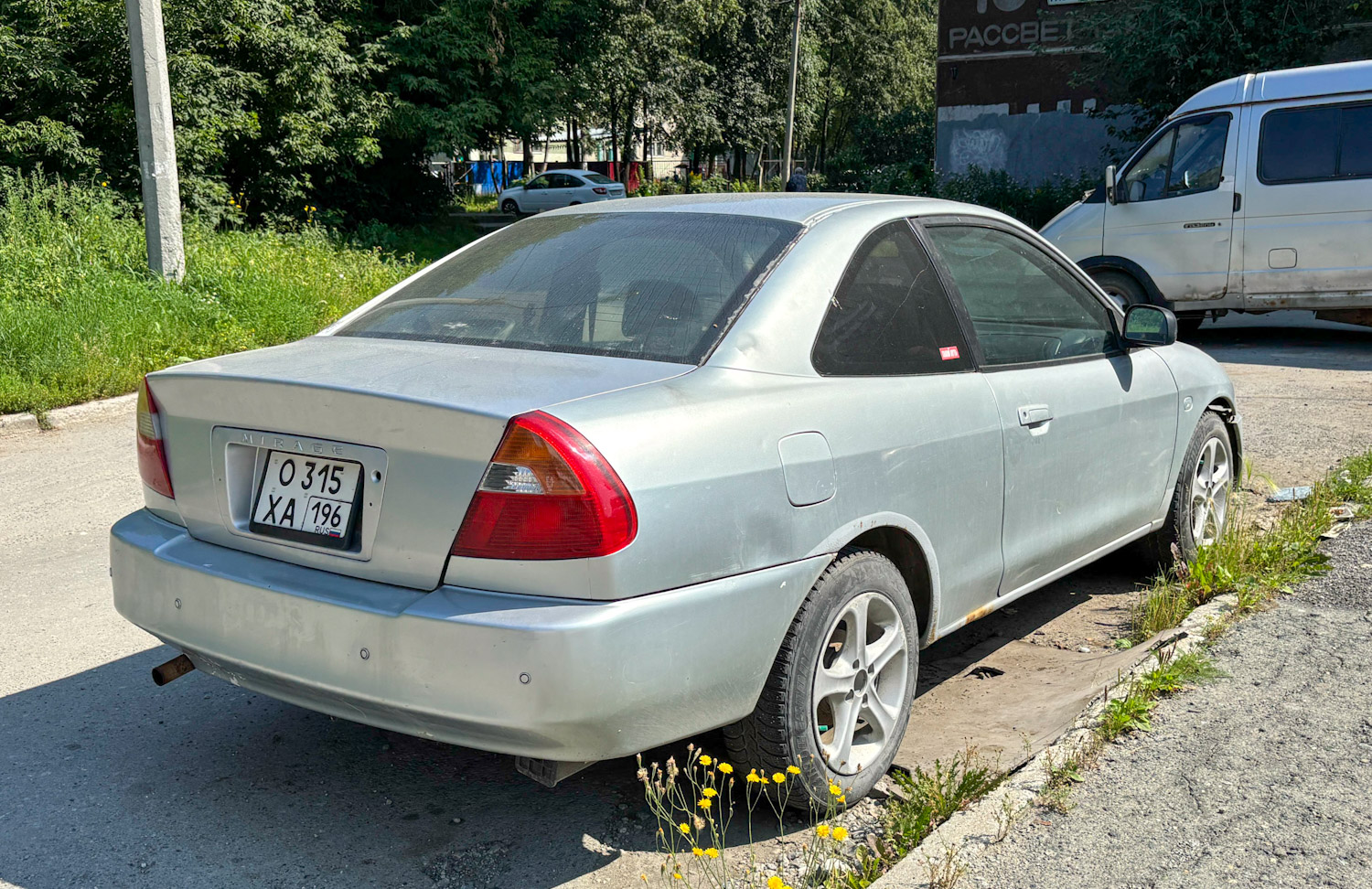 Свердловская область, № О 315 ХА 196 — Mitsubishi Mirage (5G) '95-03