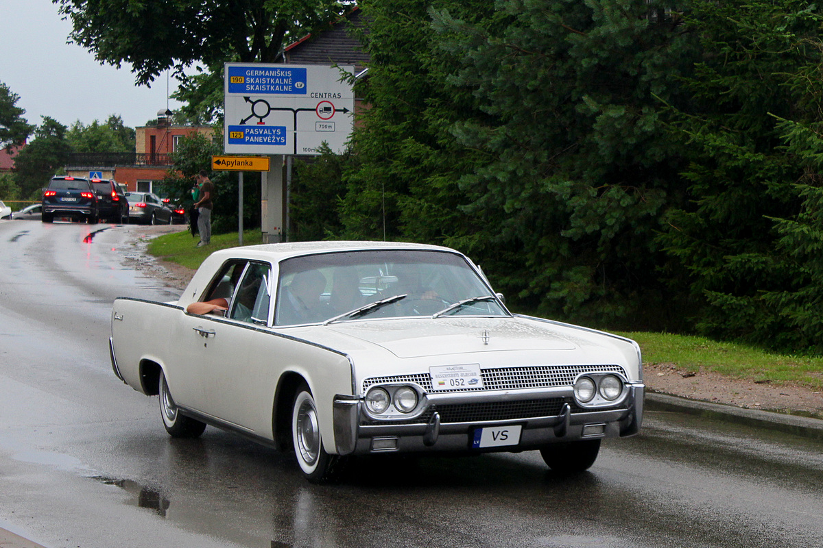 Латвия, № VS — Lincoln Continental (4G) '61-69; Литва — Nesenstanti klasika 2022