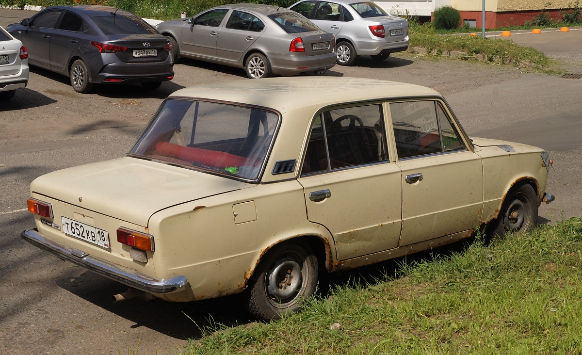 Удмуртия, № Т 652 КВ 18 — ВАЗ-21011 Жигули '74-83