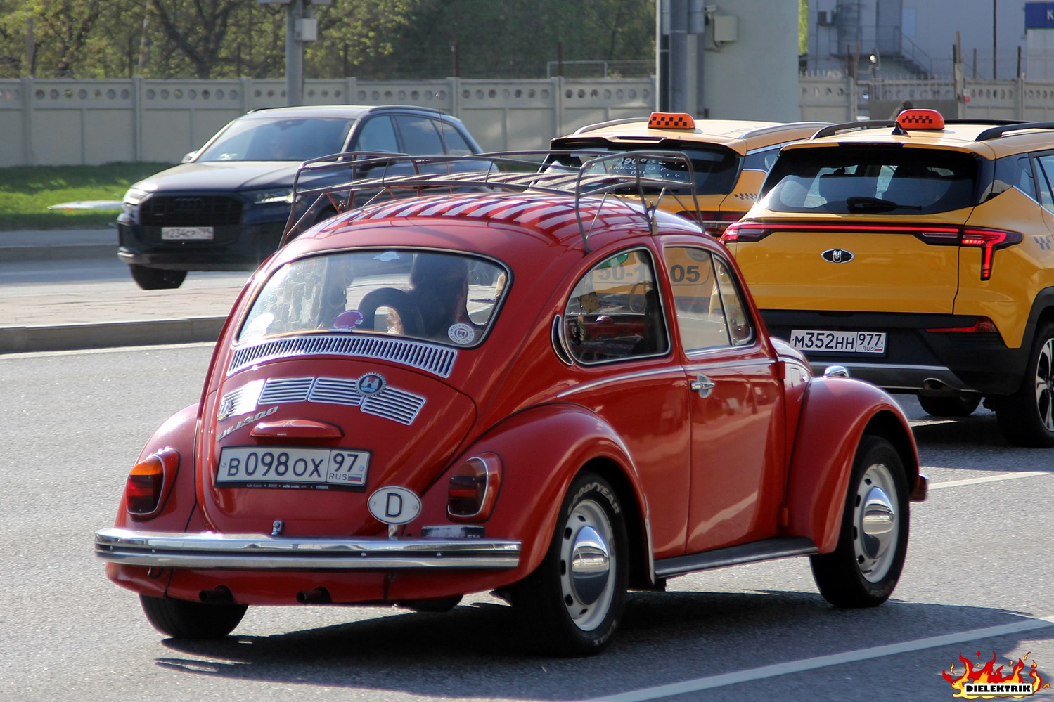 Москва, № В 098 ОХ 97 — Volkswagen Käfer 1300/1500 '65-74