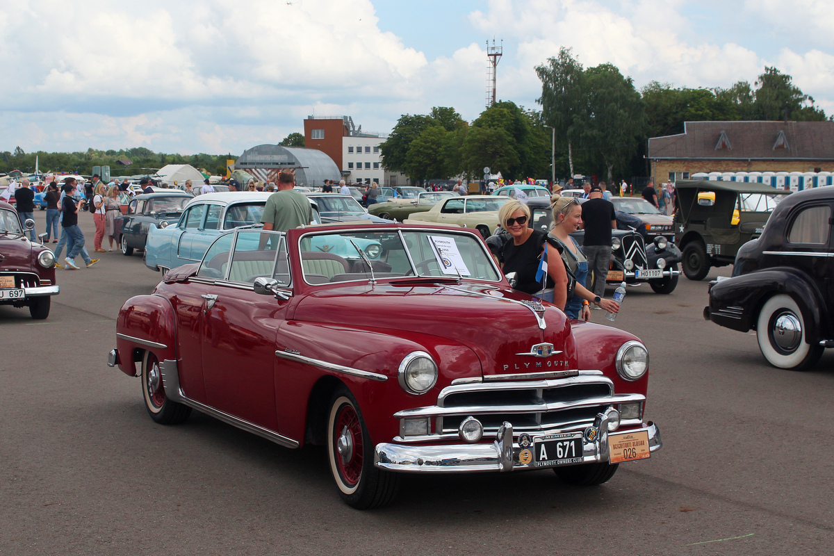 Эстония, № A 671 — Plymouth DeLuxe '46-50; Литва — Nesenstanti klasika 2025