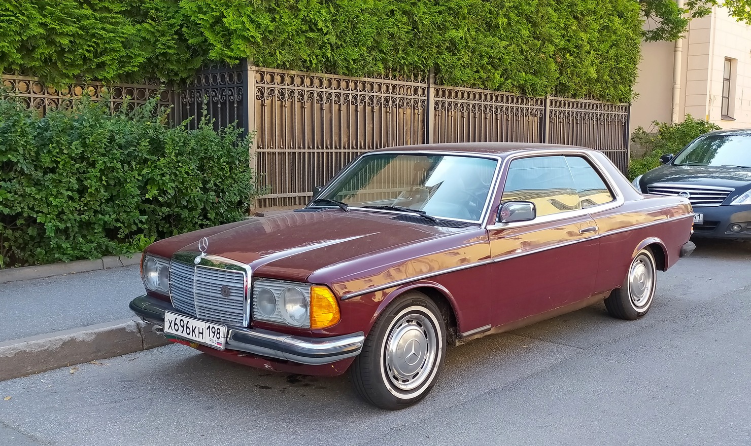 Санкт-Петербург, № Х 696 КН 198 — Mercedes-Benz (C123) '77-86