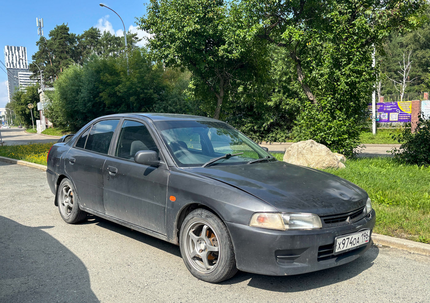 Свердловская область, № Х 974 ОА 196 — Mitsubishi Mirage (5G) '95-03