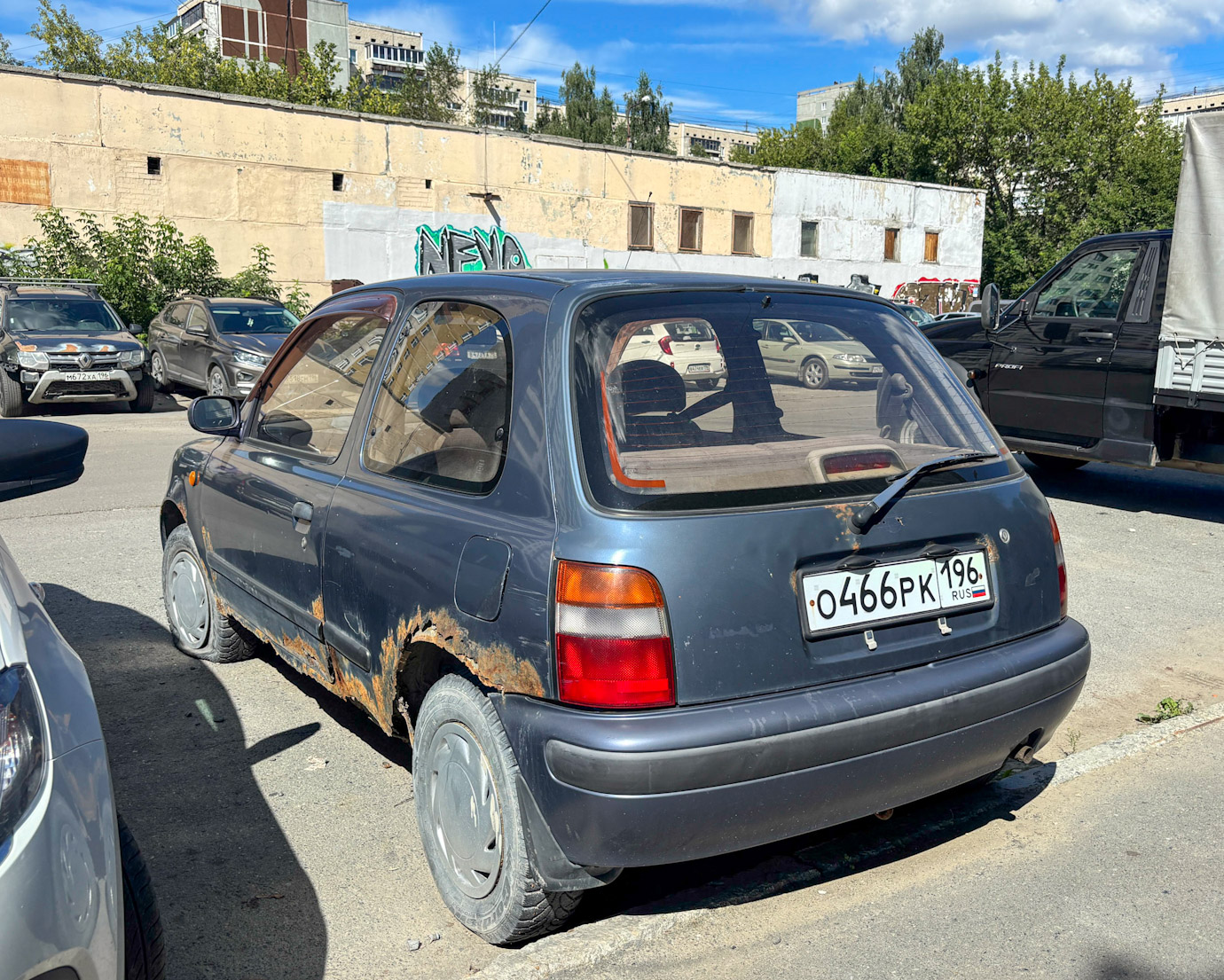 Свердловская область, № О 466 РК 196 — Nissan March (K11) '92-03
