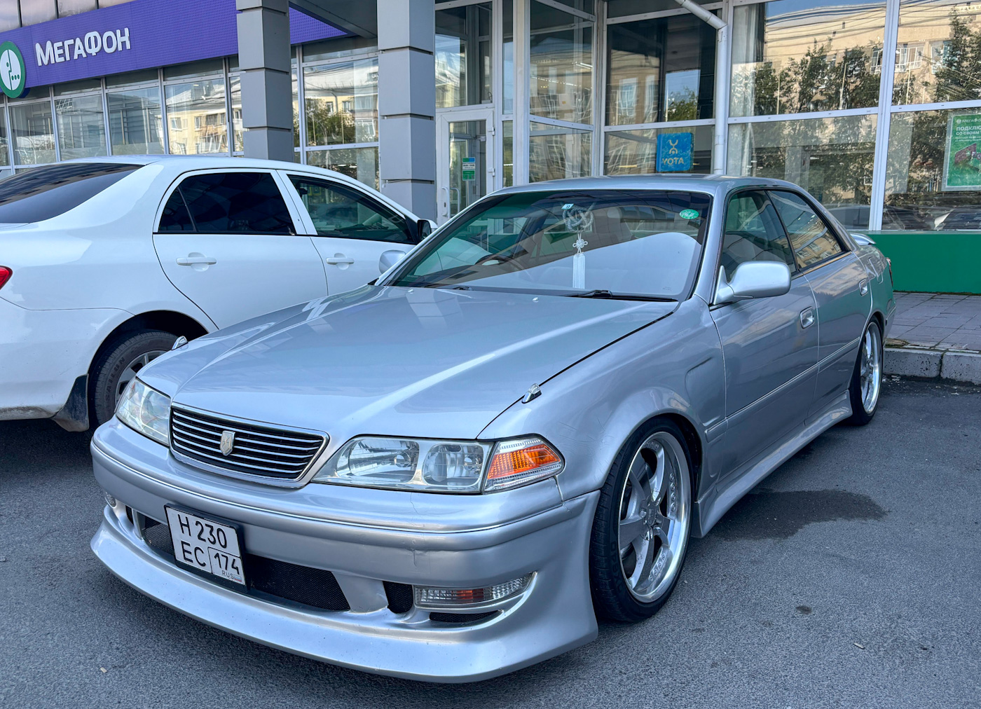 Челябинская область, № Н 230 ЕС 174 — Toyota Mark II (X100) '96-00