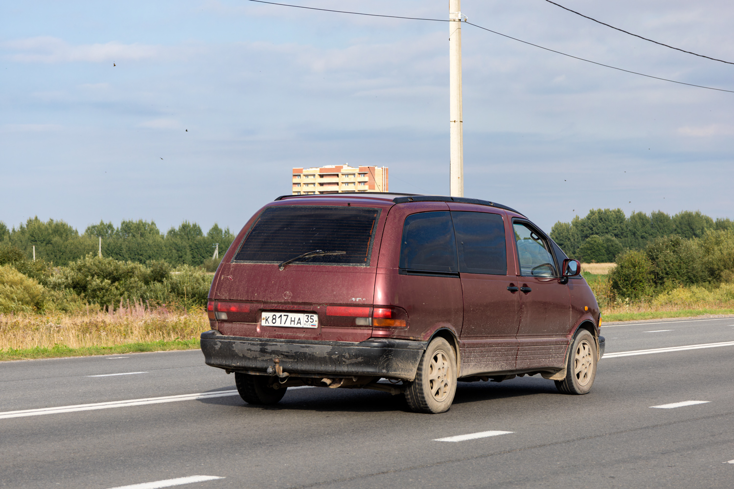 Вологодская область, № К 817 НА 35 — Toyota Previa '90-00