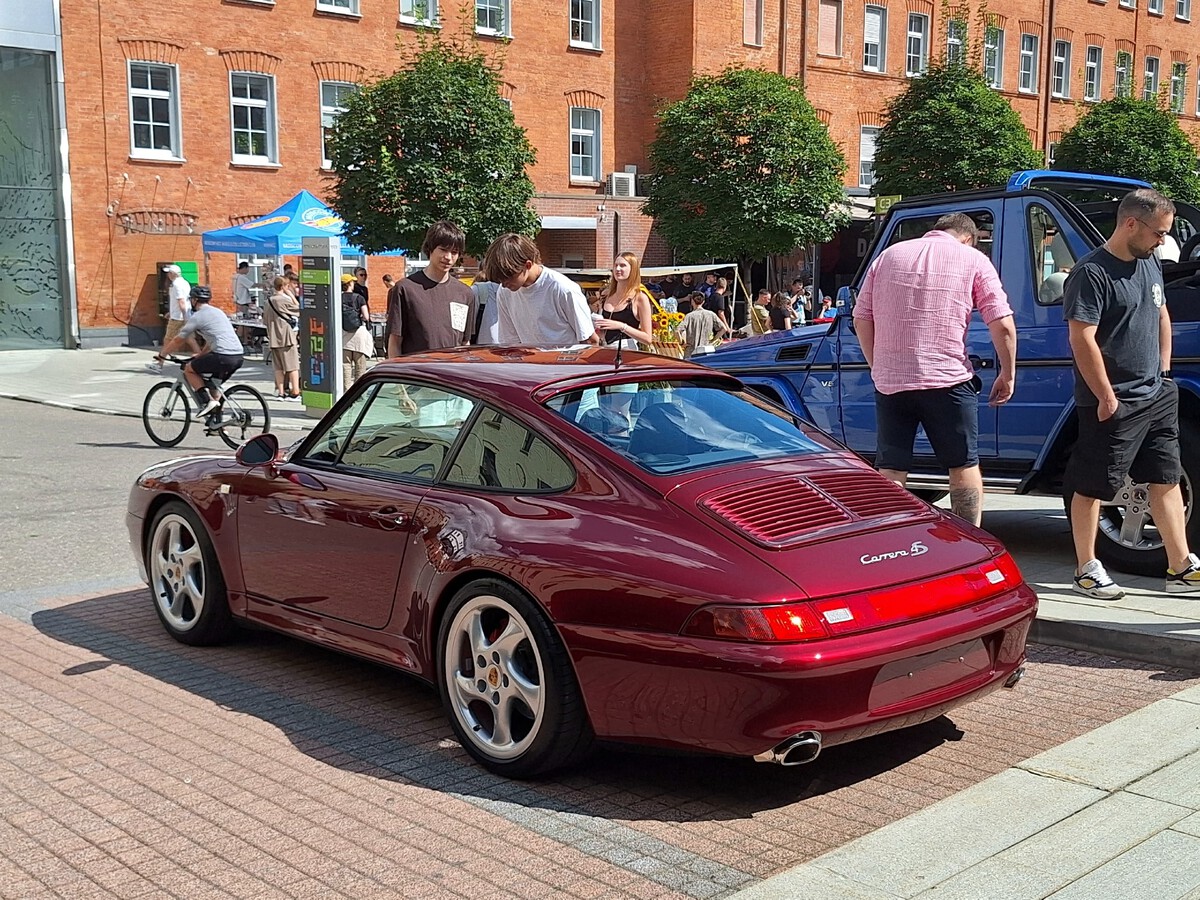 Москва, № (77) Б/Н 0988 — Porsche 911 (993) '93-97; Москва — Итальянский GRAC 2026