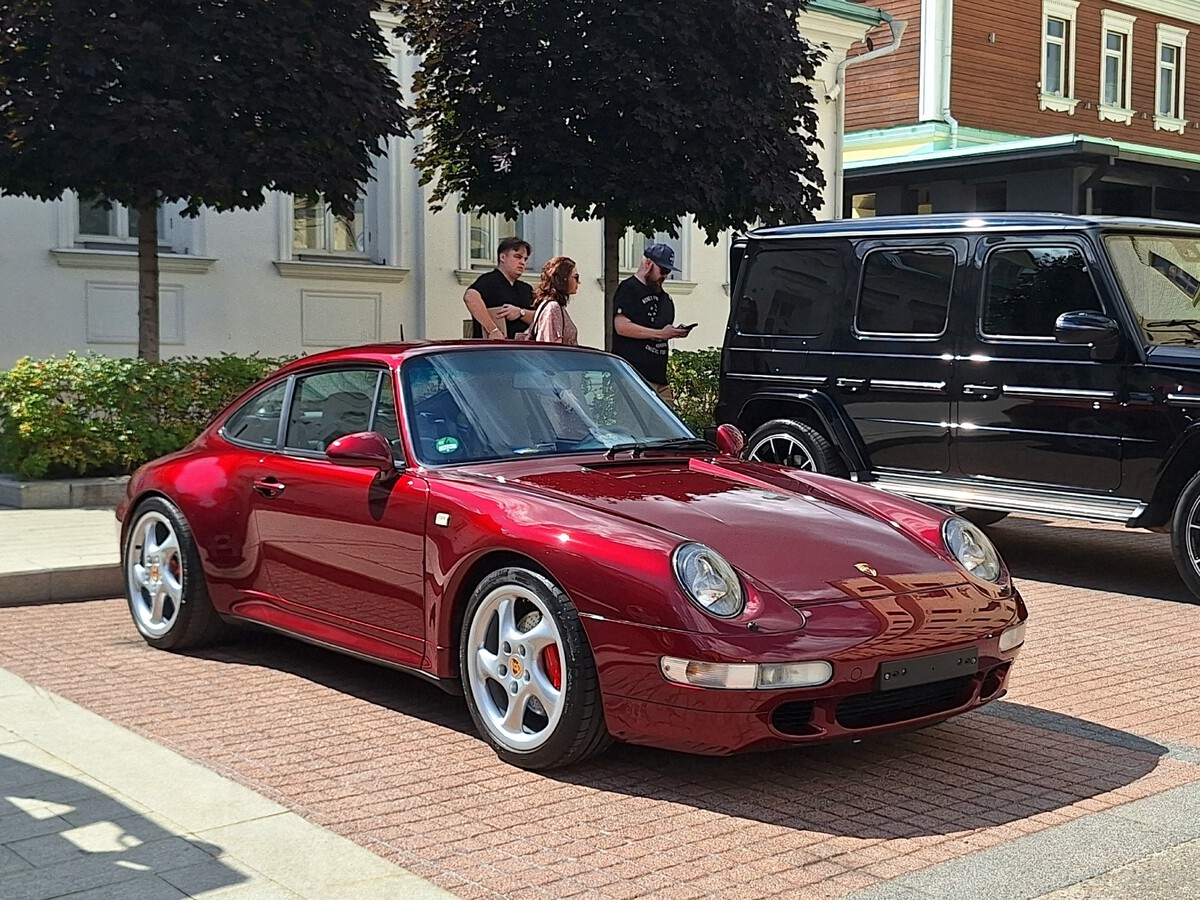 Москва, № (77) Б/Н 0988 — Porsche 911 (993) '93-97; Москва — Итальянский GRAC 2026