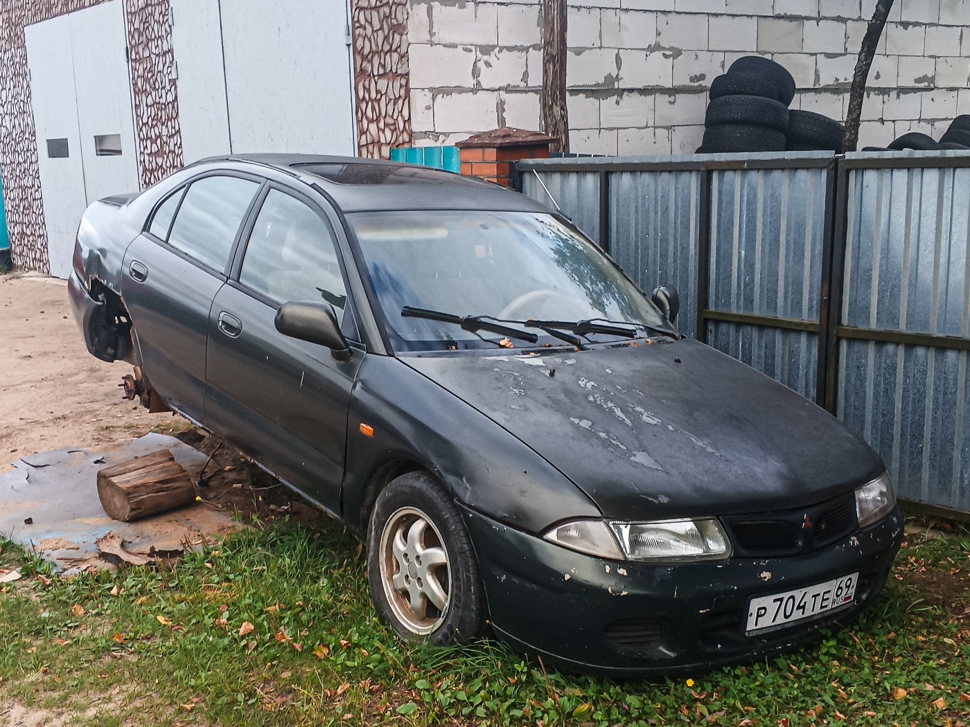 Тверская область, № Р 704 ТЕ 69 — Mitsubishi Carisma '95-99