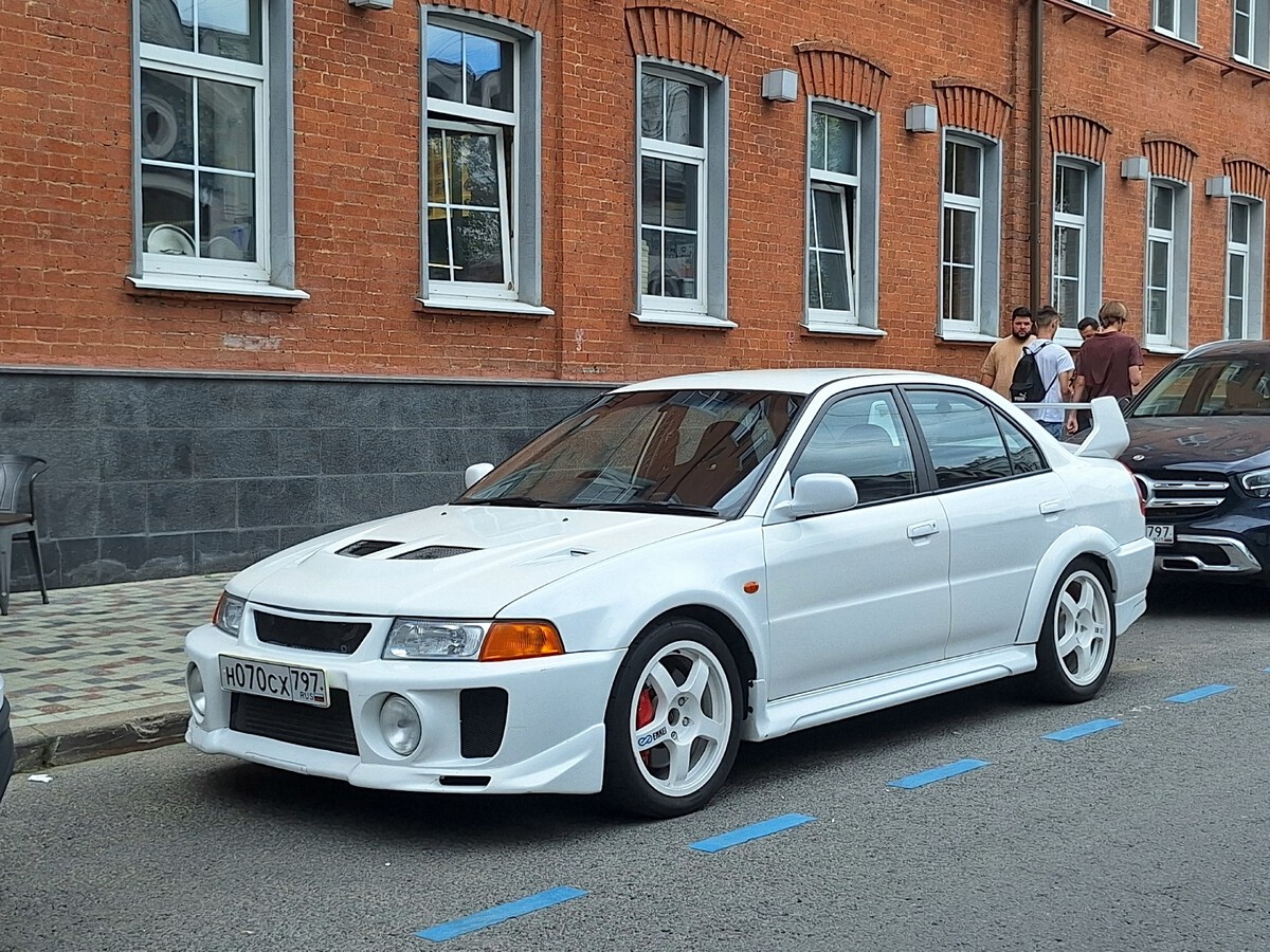 Москва, № Н 070 СХ 797 — Mitsubishi Lancer (5G) '91-03