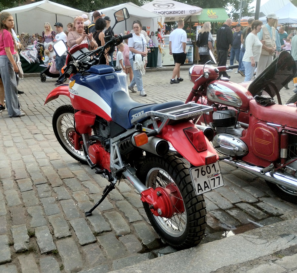 Москва, № 7601 АА 77 — Honda (общая модель)