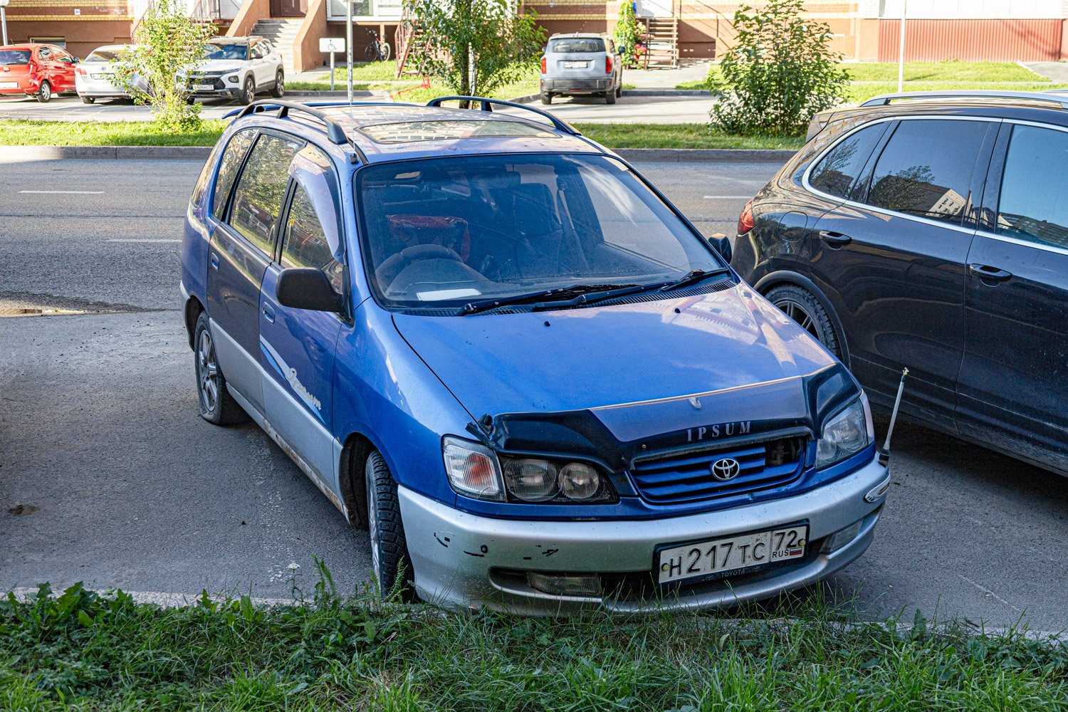 Тюменская область, № Н 271 ТС 72 — Toyota Ipsum (M10) '96-01
