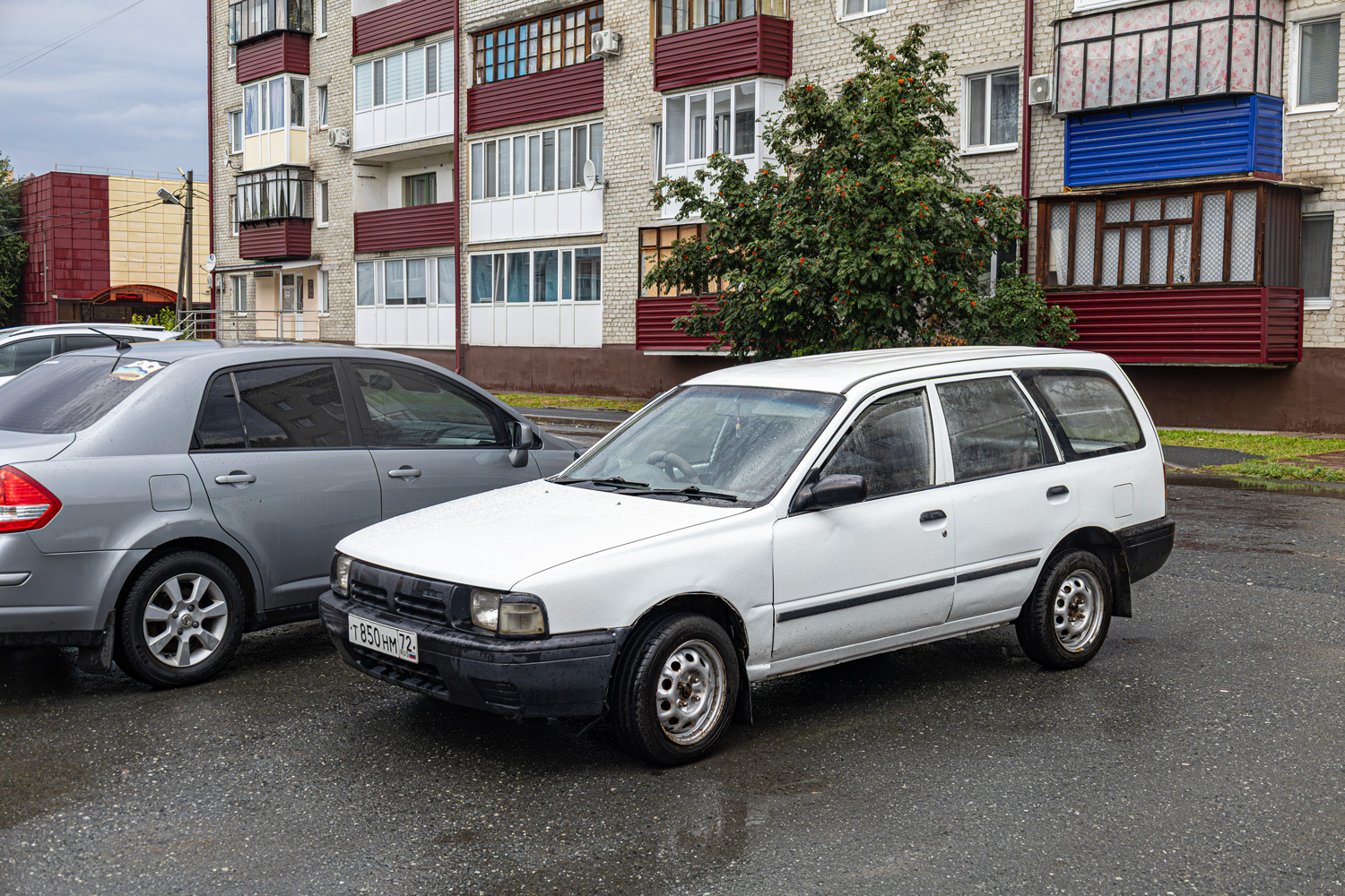 Тюменская область, № Т 850 НМ 72 — Nissan Avenir (W10) '90-98