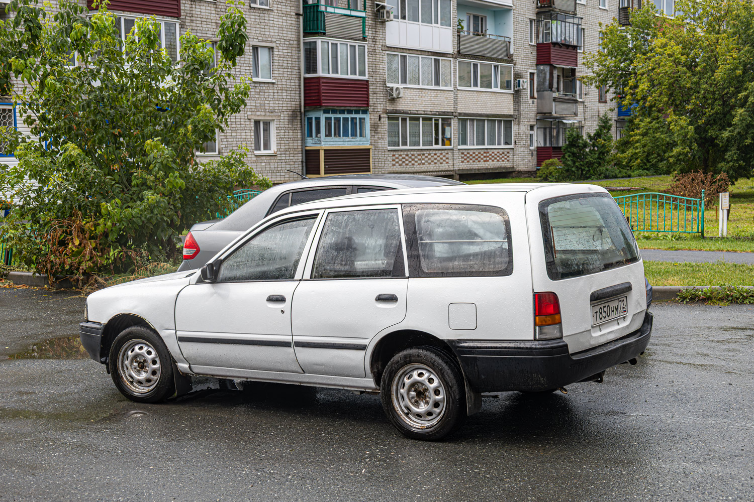 Тюменская область, № Т 850 НМ 72 — Nissan Avenir (W10) '90-98