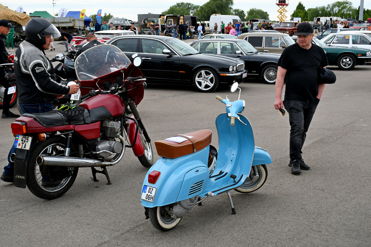 Литва, № 425 TA — Jawa 350 typ 638 '84-91; Литва, № 0206H — Vespa (Общая модель); Литва — Retro mugė 2026